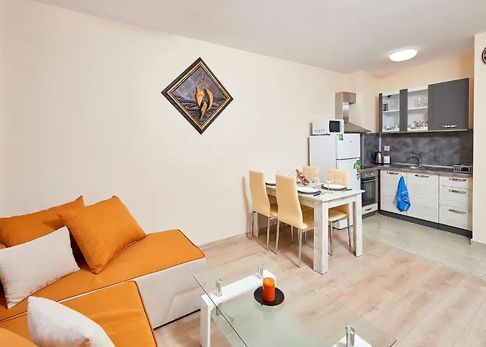 Art Apartments In Pomorie